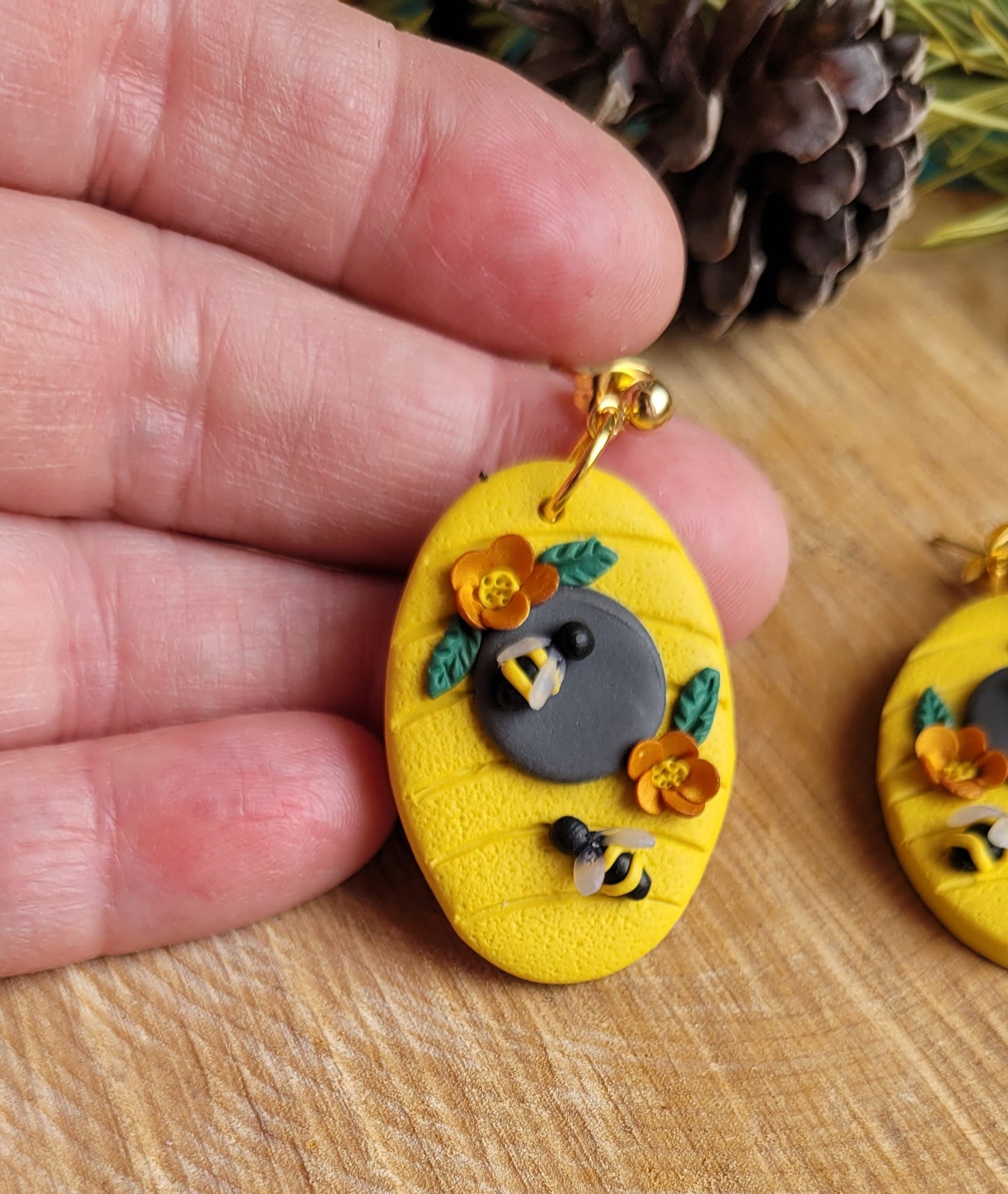 Beehive earrings| Bee earrings| Honeycomb jewelry